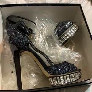 Gorgeous elegant 7 1/2 boutique platform slings